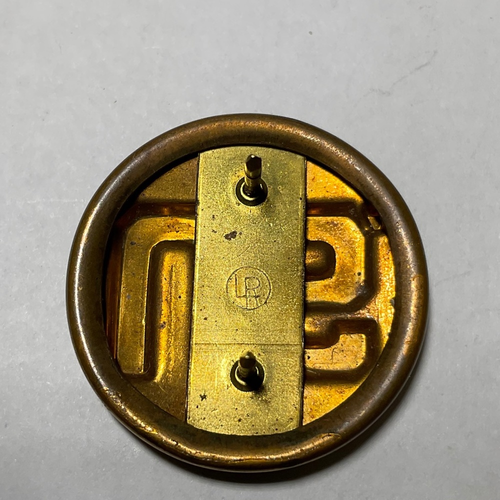 Vintage US Army Collar Pin 1 inch diameter - Picture 3 of 4